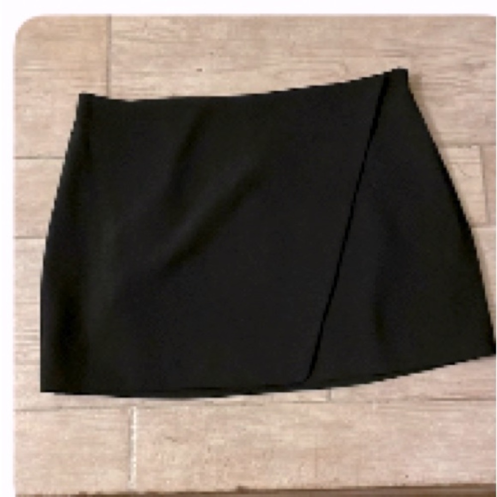 Black Forever 21 skirt Size L